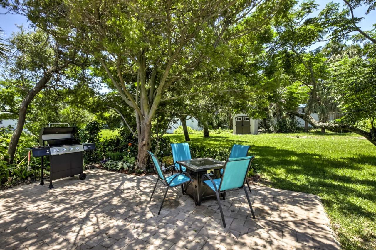 Вилла New Smyrna Beach Abode With Fire Pit, Walk To Beach! Экстерьер фото